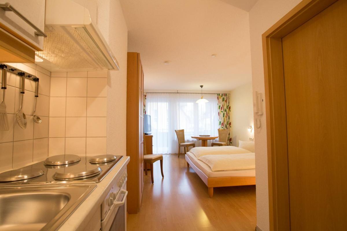 Gaestehaus Maeder Am Hafen Uhldingen-Muehlhofen Room photo