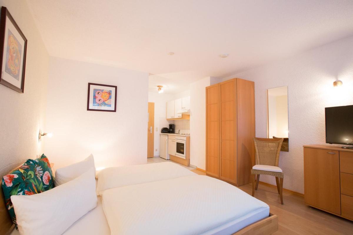 Gaestehaus Maeder Am Hafen Uhldingen-Muehlhofen Room photo