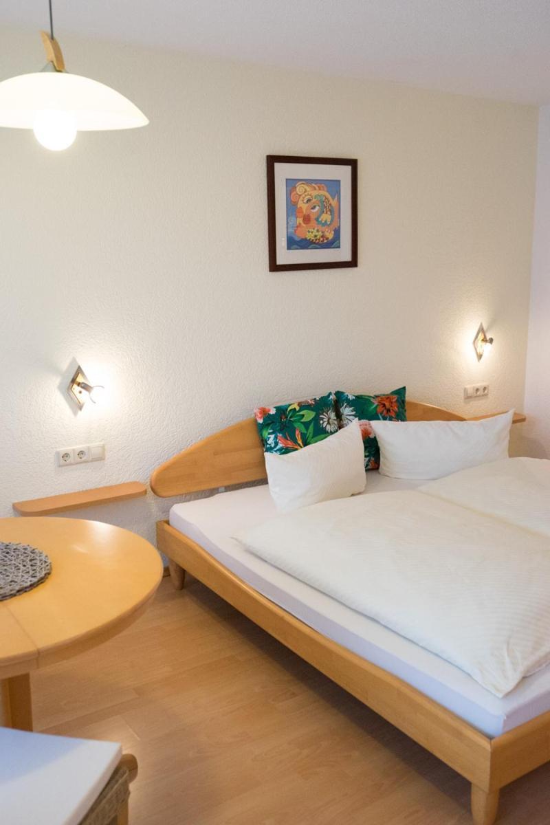 Gaestehaus Maeder Am Hafen Uhldingen-Muehlhofen Room photo
